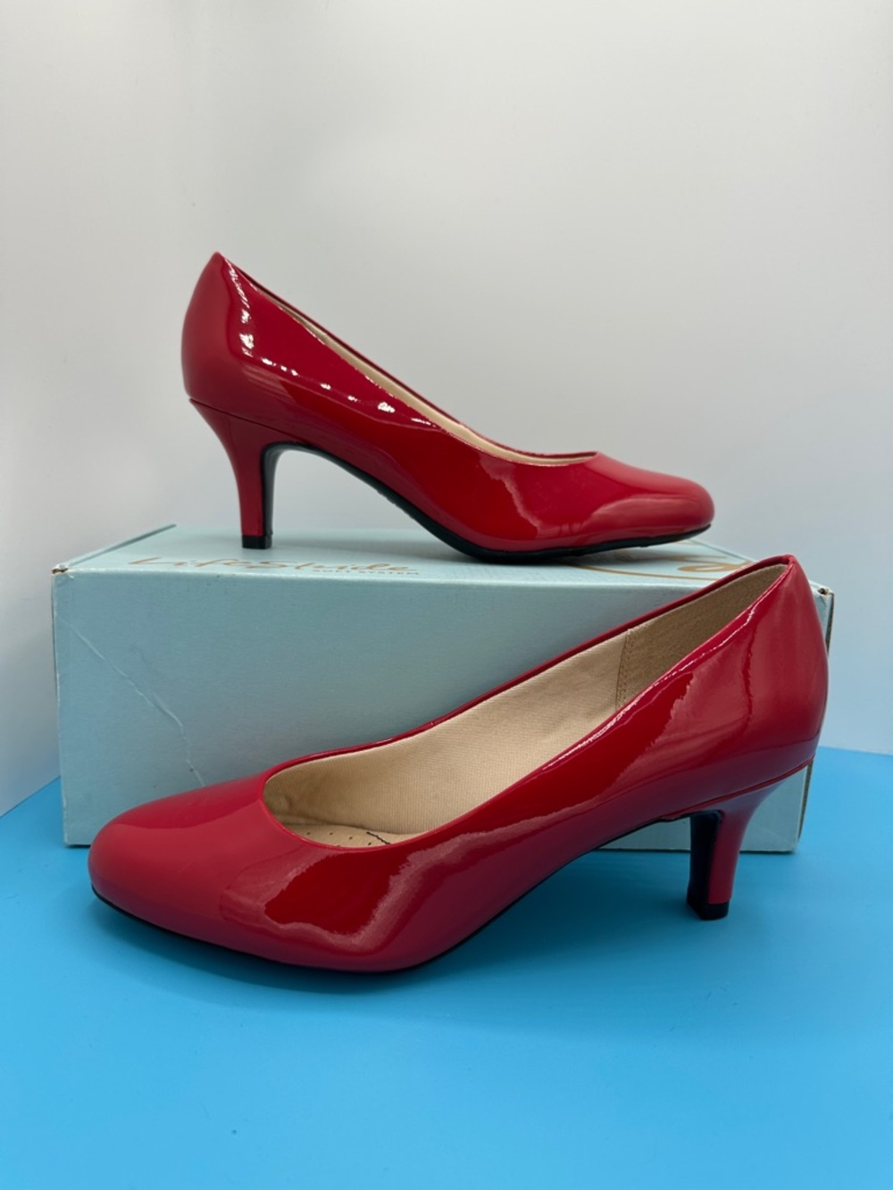 NEW! Life Stride Red Patent Mid Heel Pumps Womens 8.5WIDE brand new in box.